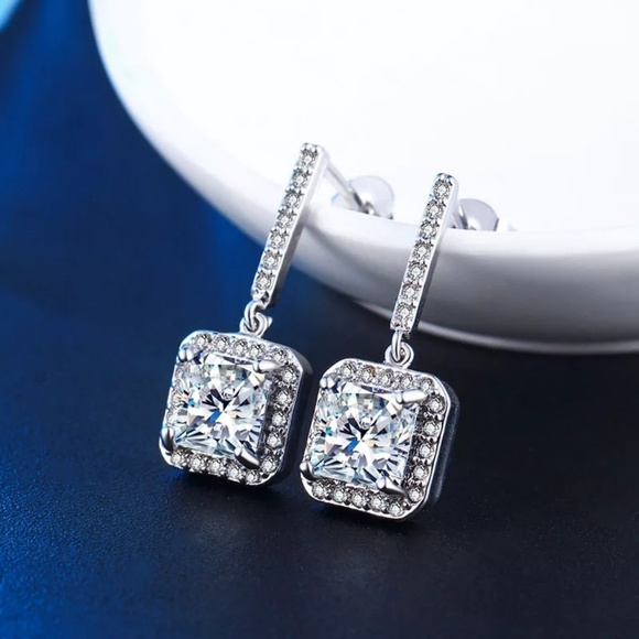 Jewelry - New arrival. Silver earrings with cubic zirconia.